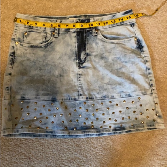 Women’s bundle of shirt and skirt - Picture 5 of 8